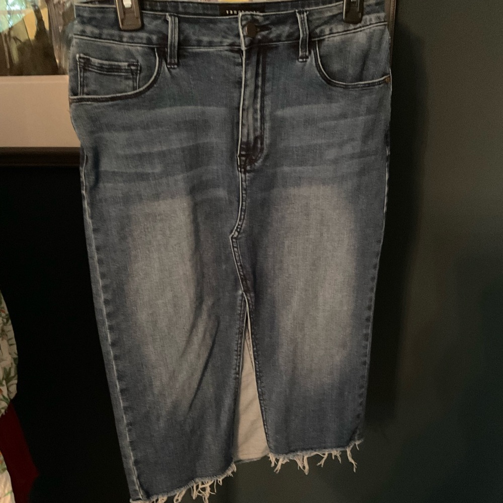 Raw hem denim skirt